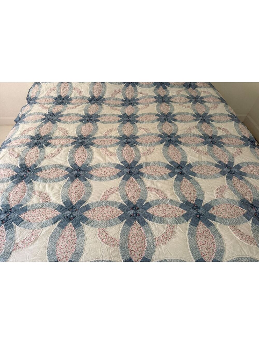Vintage Hand Stitched Wedding Ring Quilt 82x79 Blue Floral Cottage Farmhouse